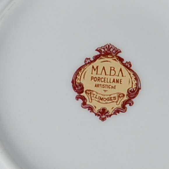 Limoges Round lidded Box Rococo Style - Picture 6 of 7